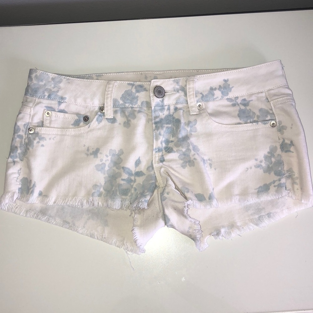 AMERICAN EAGLE Blue Floral Shorts - Size 4 Stretch